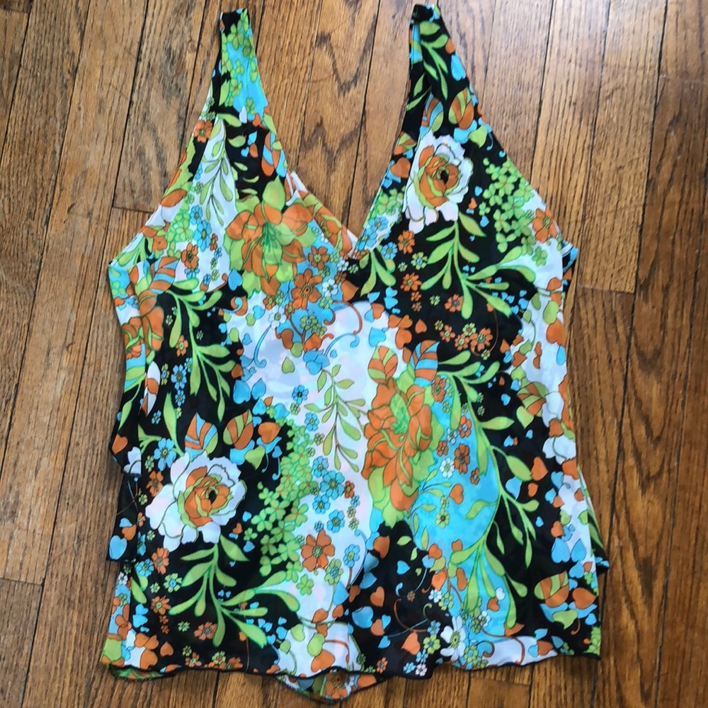 Vibrant Floral Ruffled Top - Picture 2 of 4